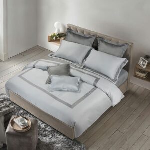 Piazza Pitti Raffaello Completo Copripiumino Matrimoniale  in Raso di Cotonecon balze applicate