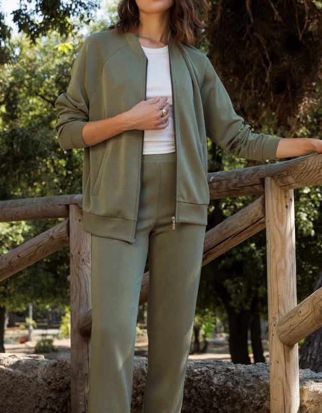 Amadine D3194 Tuta donna con zip e profili